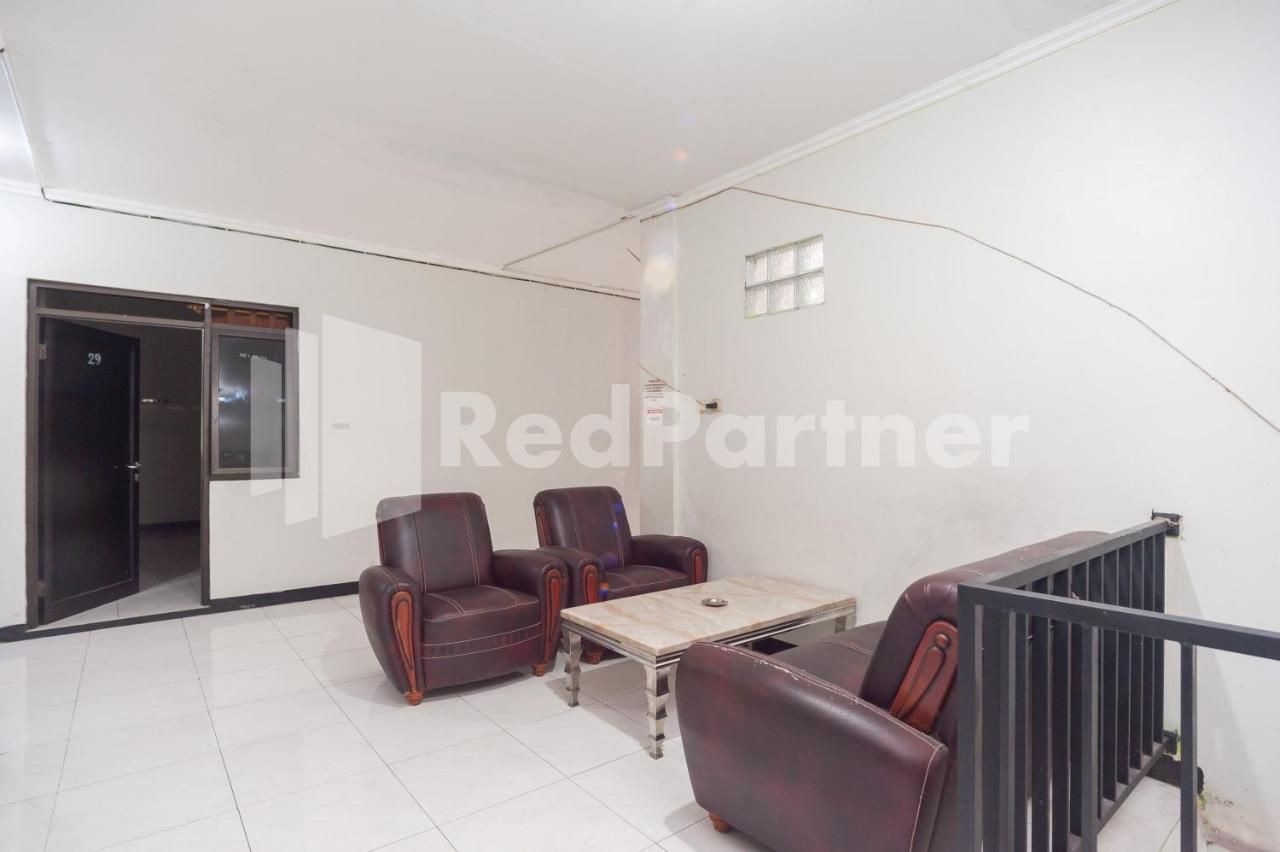 Wisma Juanda Bogor Mitra Reddoorz Exterior photo